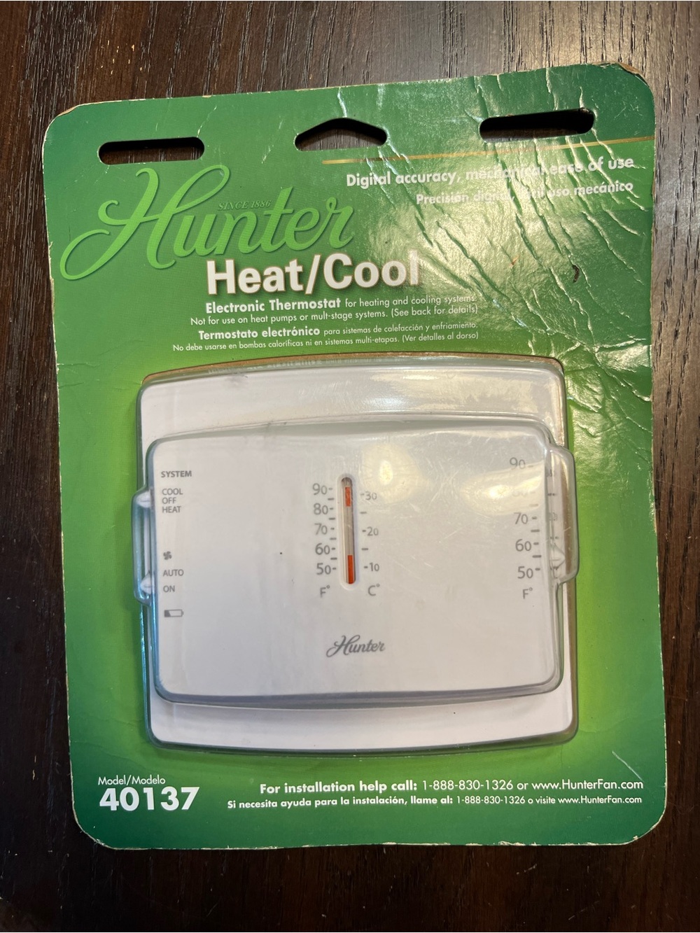 NIB Hunter Electronic Thermostat For Heating & Cooling Systems # 40137 NEW